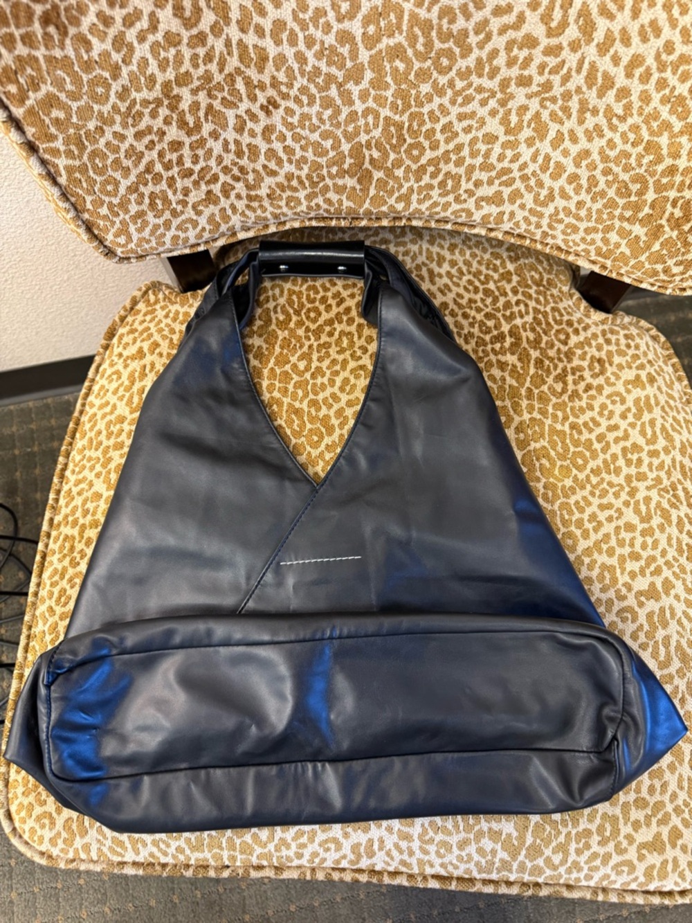 π― Authentic MM6 MAISON MARGIELA Black Shoulder Bag Tote Hobo - Picture 11 of 16